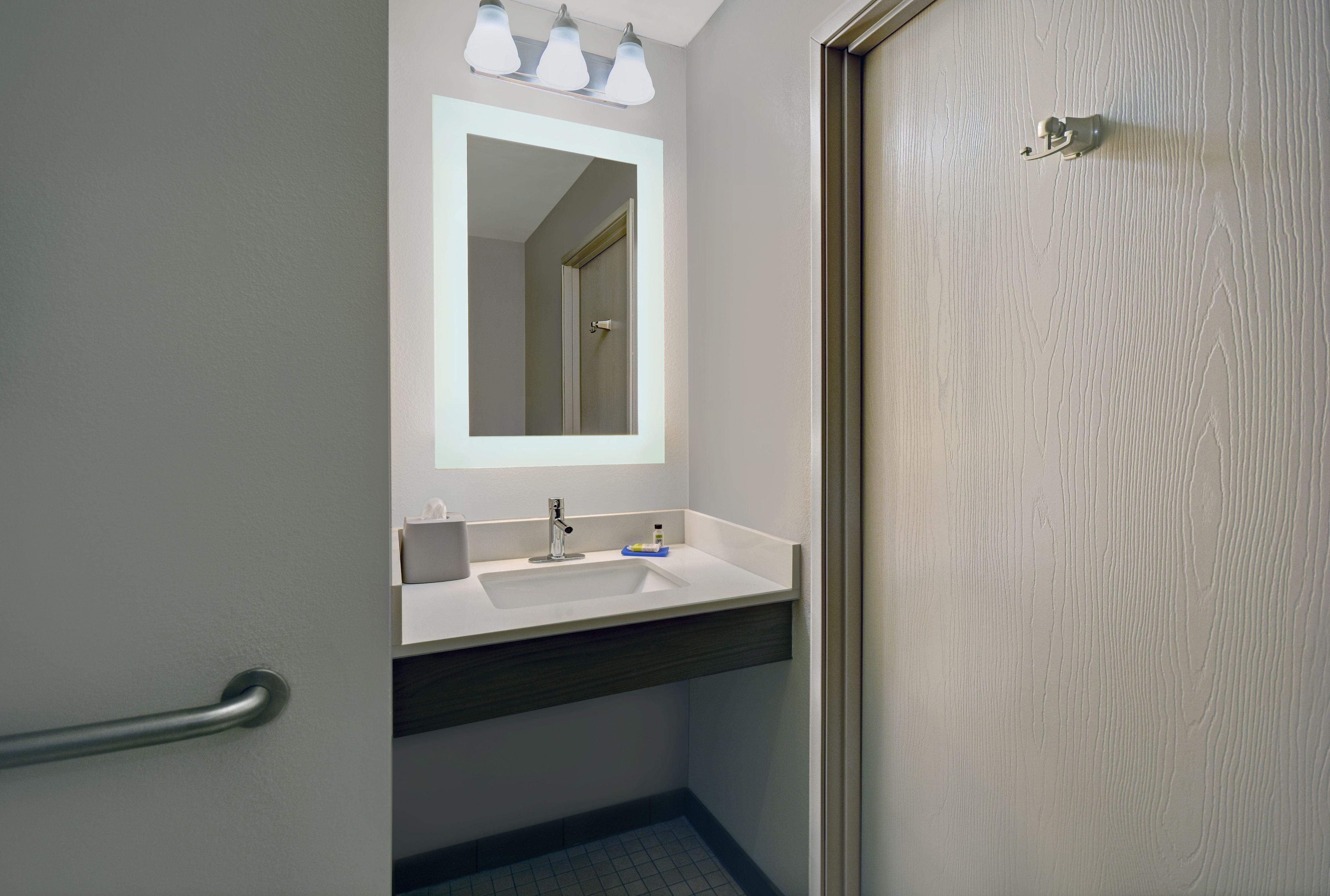 Holiday Inn Express Adrian By Ihg Buitenkant foto