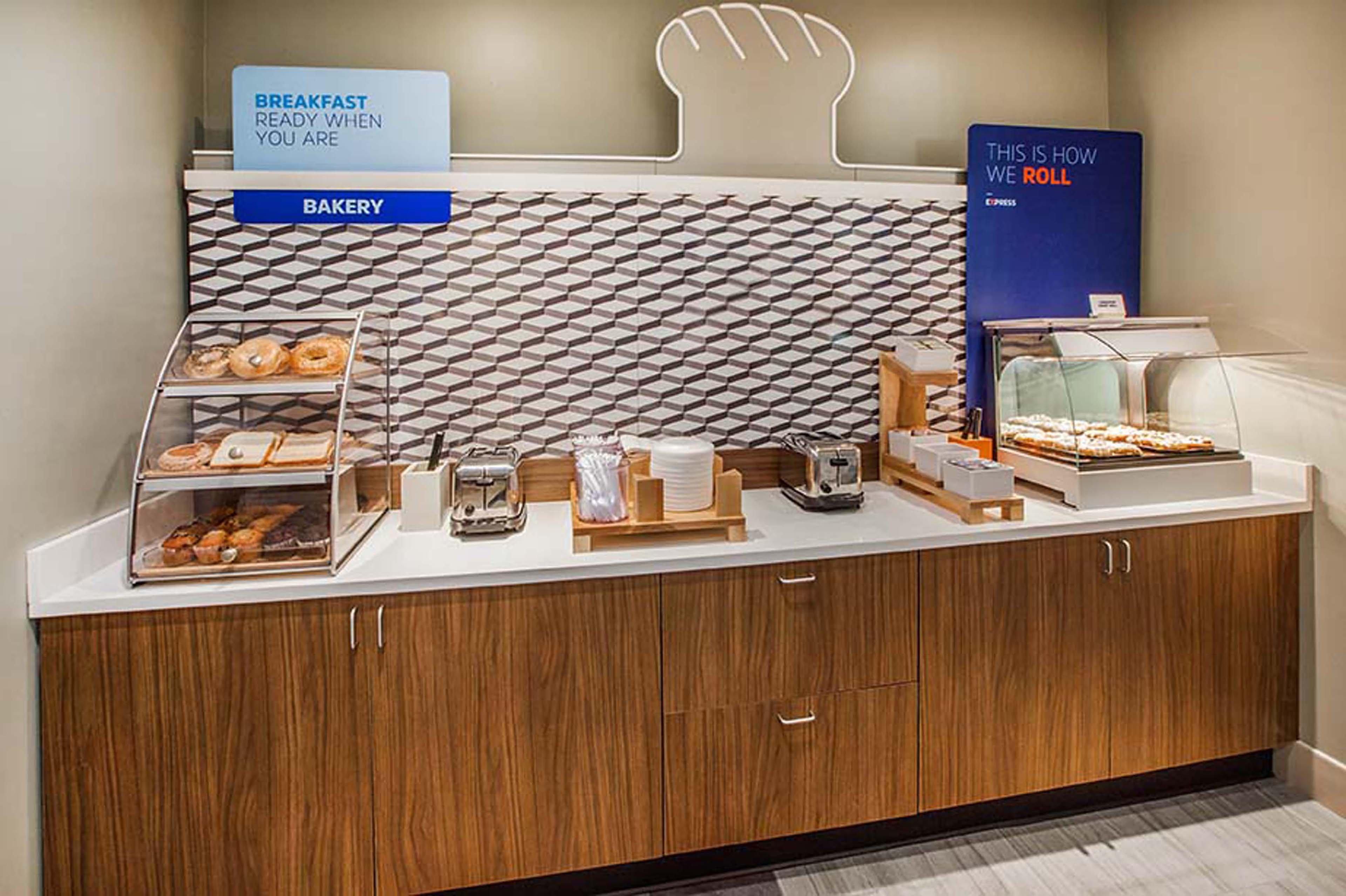 Holiday Inn Express Adrian By Ihg Buitenkant foto
